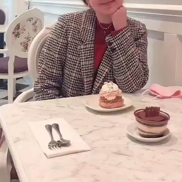 Oversized Plaid Blazer (size:XS, Brand: Old Navy, colour: black & pink) - Picture 4 of 6